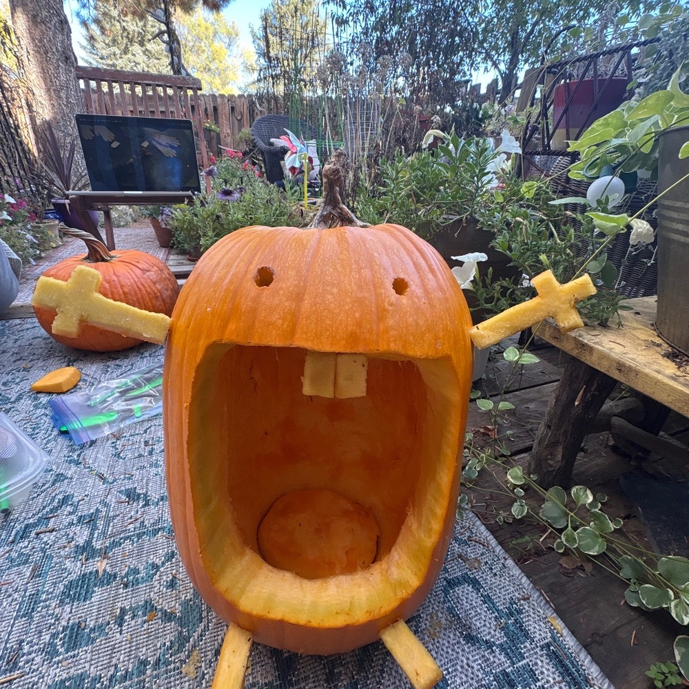 Meet your Posher, Addy